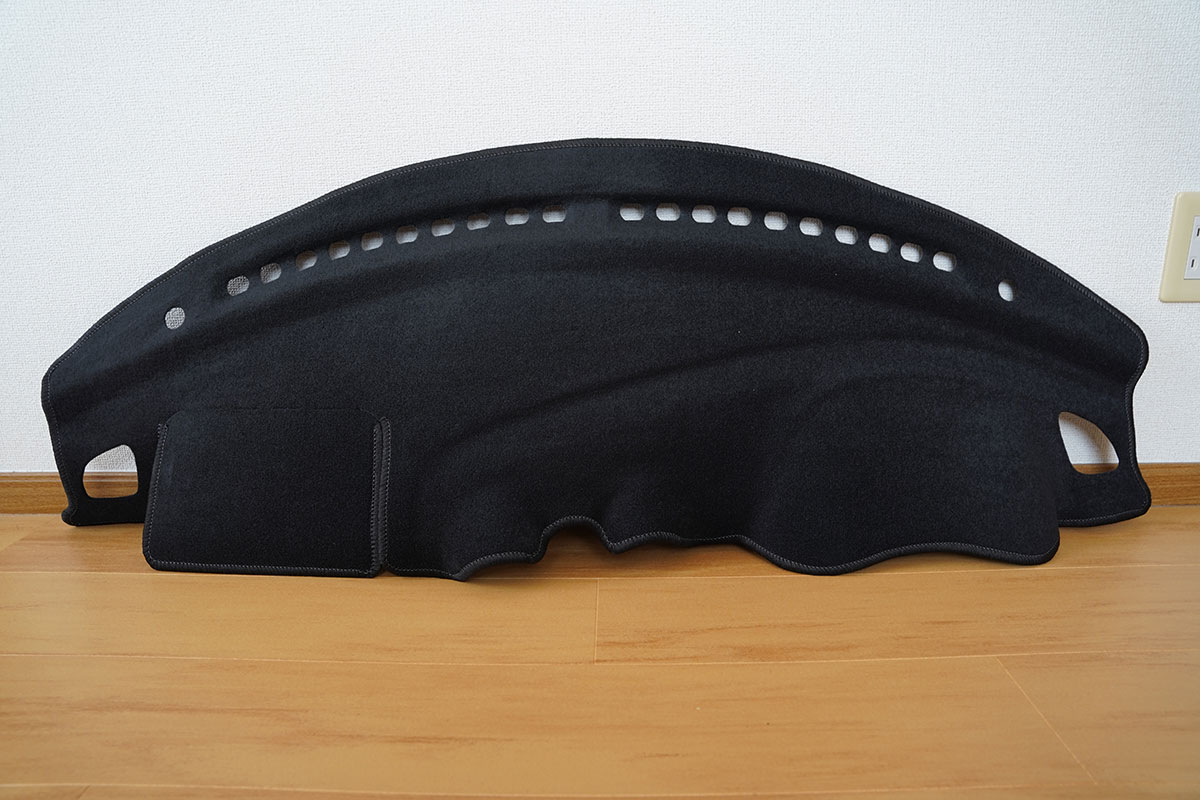 ダッシュボードマットを装着した（スイフトスポーツZC33S） – びわ湖の