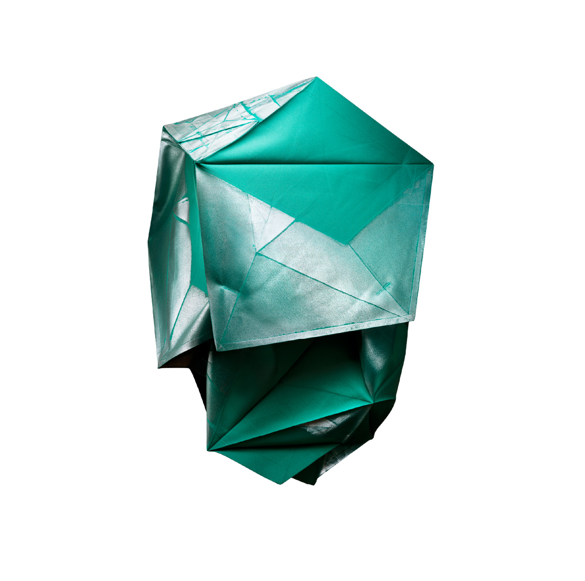 132 5. イッセイ ミヤケ」から新しい折り構造による華やかな服が誕生