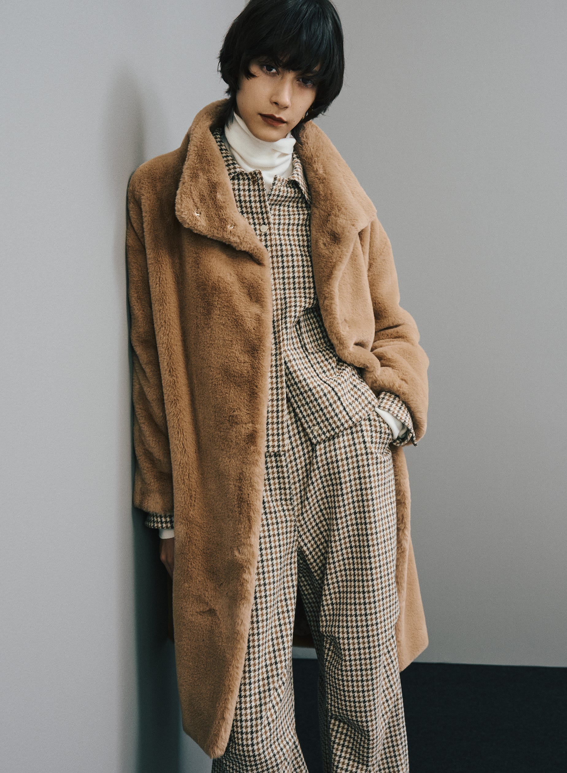 フェイクファーで楽しむ「ヘルノ」のウィンターモード