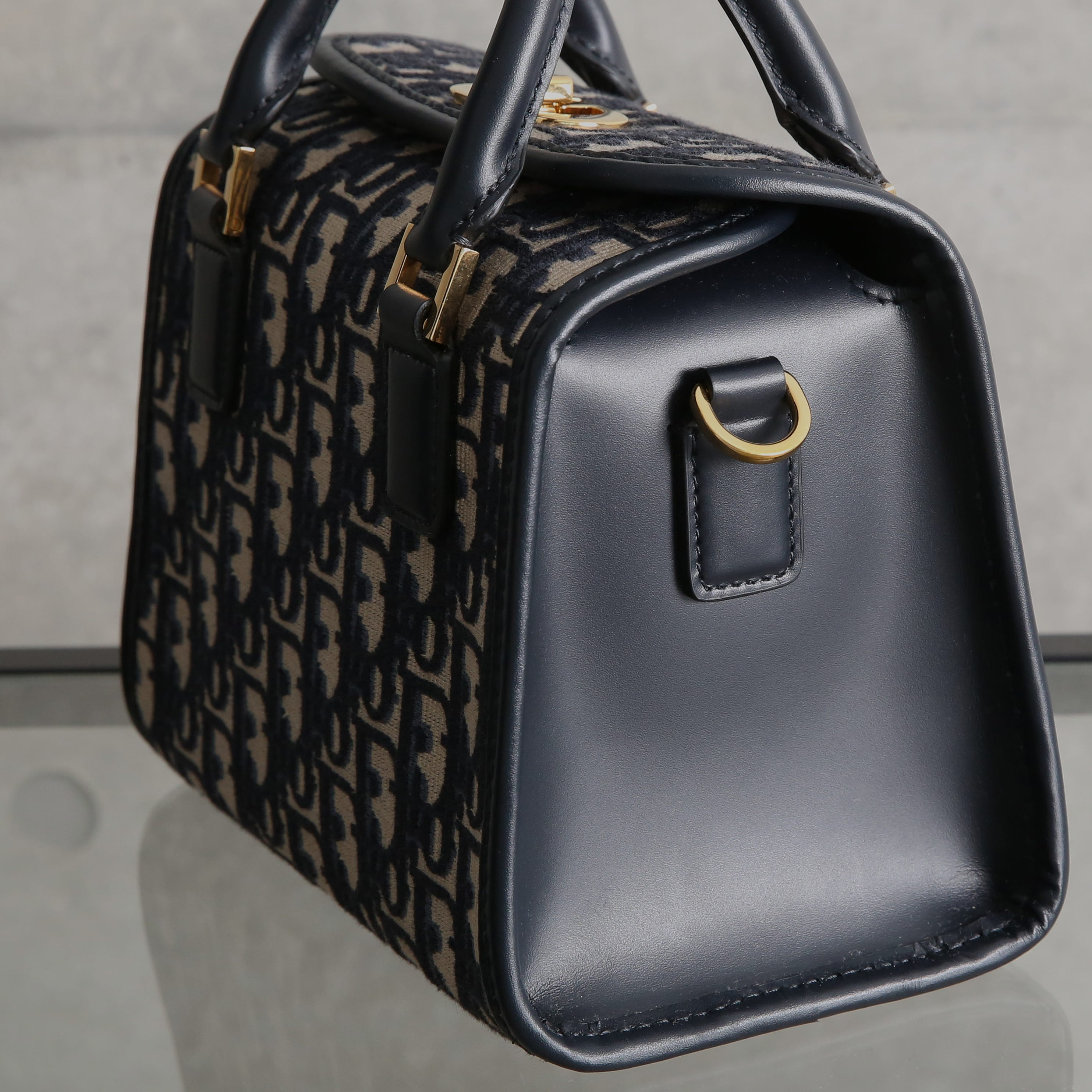 目を奪われるほど美しい。ディオールから上品なボストンバッグが新登場