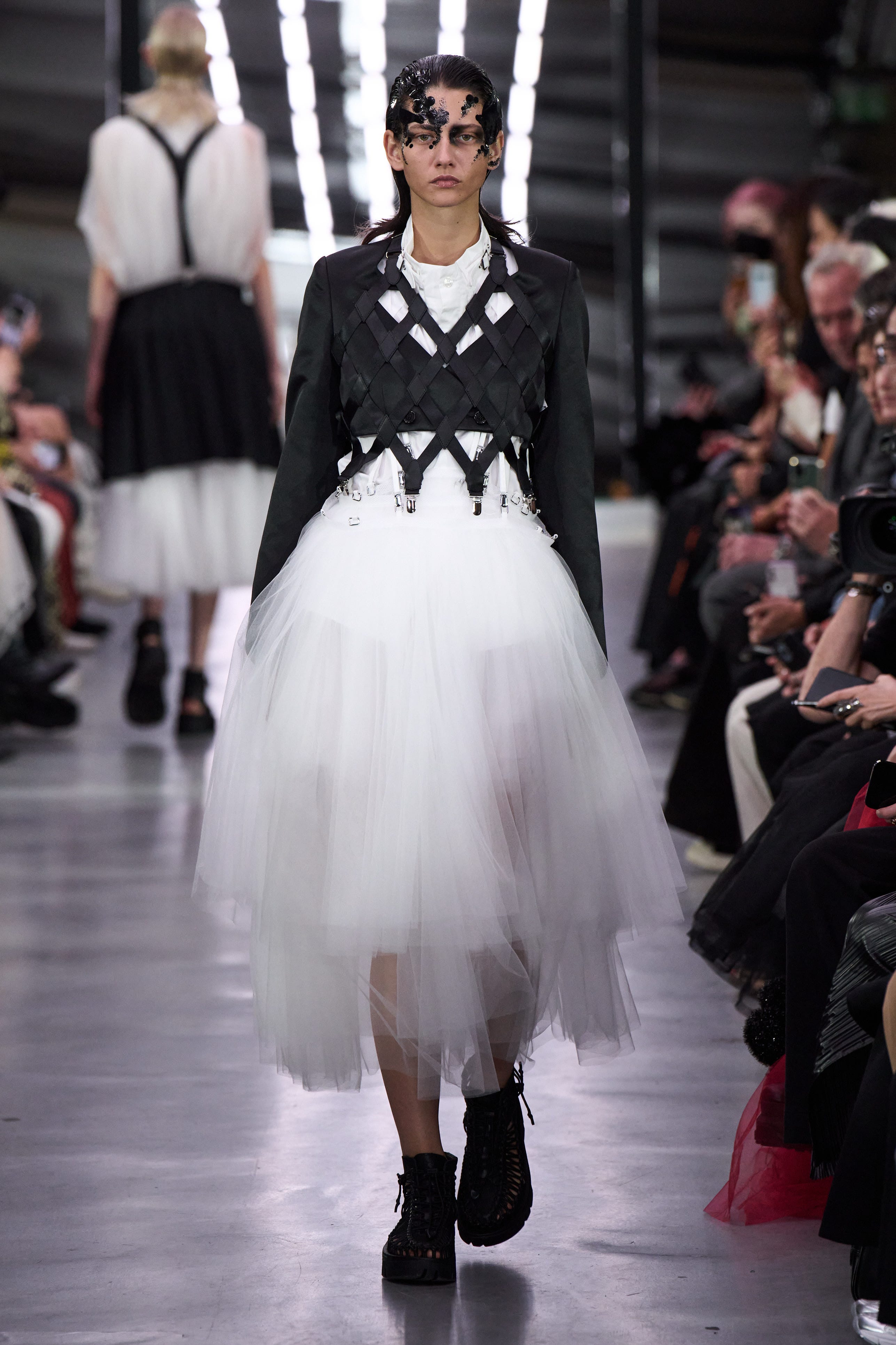 ノワール・ ケイ ニノミヤ（NOIR KEI NINOMIYA）2024春夏コレクション