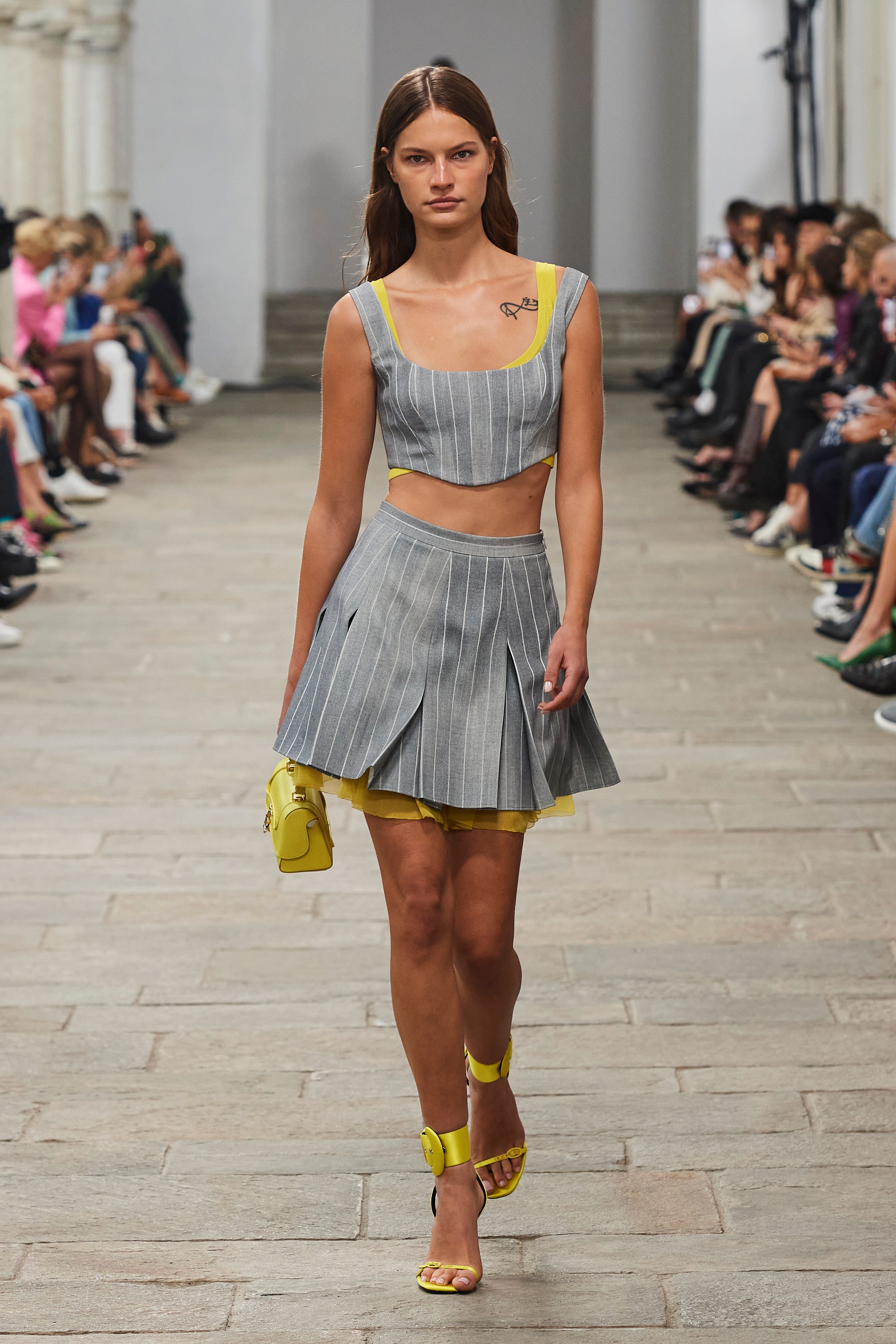 エルマンノ シェルヴィーノ（ERMANNO SCERVINO）」2023春夏