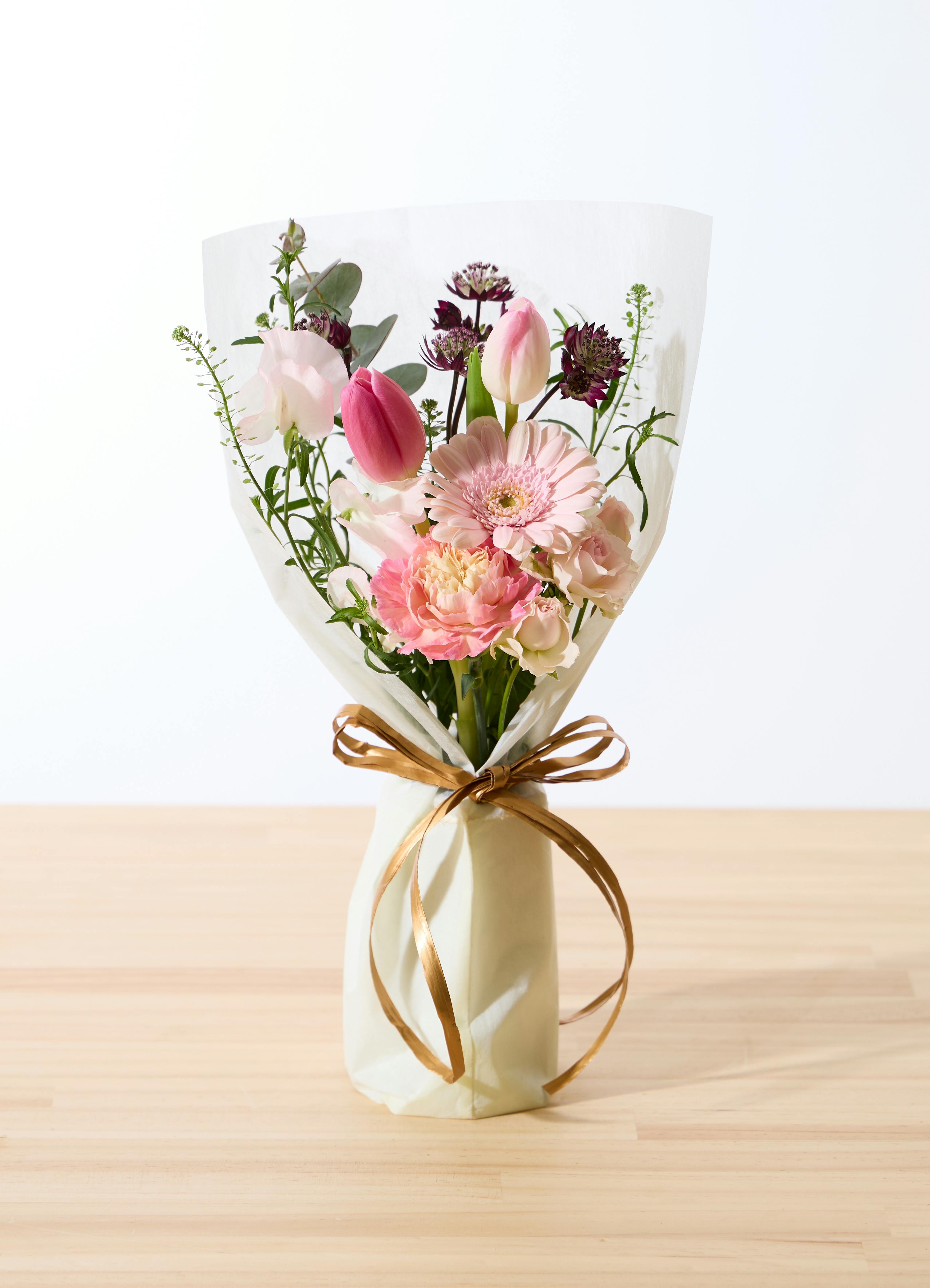 ピンクの花束・アレンジメント | フラワーギフトならHitoHana（ひとはな）