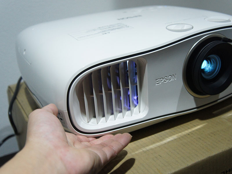 EH-TW6600Wレビュー!ワイヤレス接続は手軽で便利だった