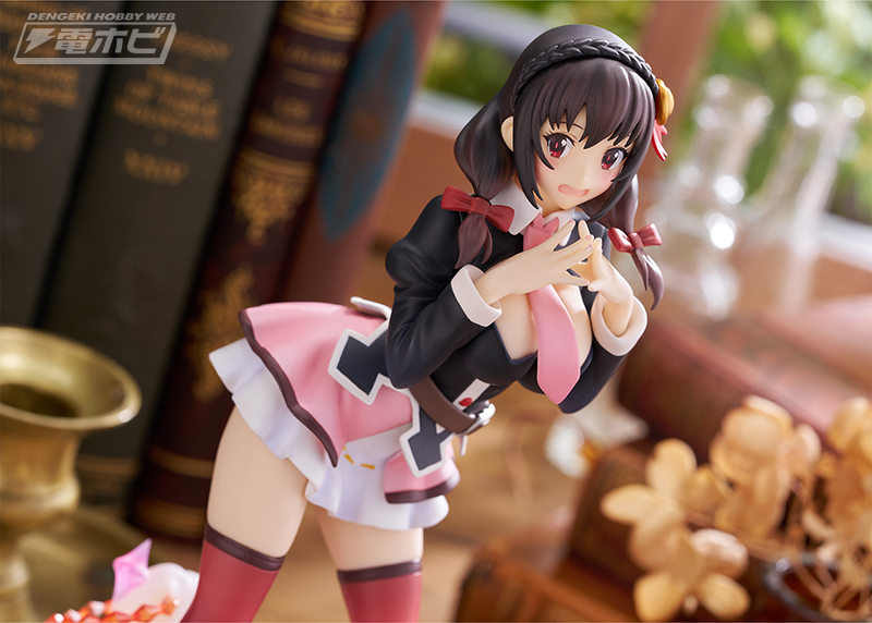 豊満ボディ＆困り顔が魅力的！『この素晴らしい世界に爆焔を