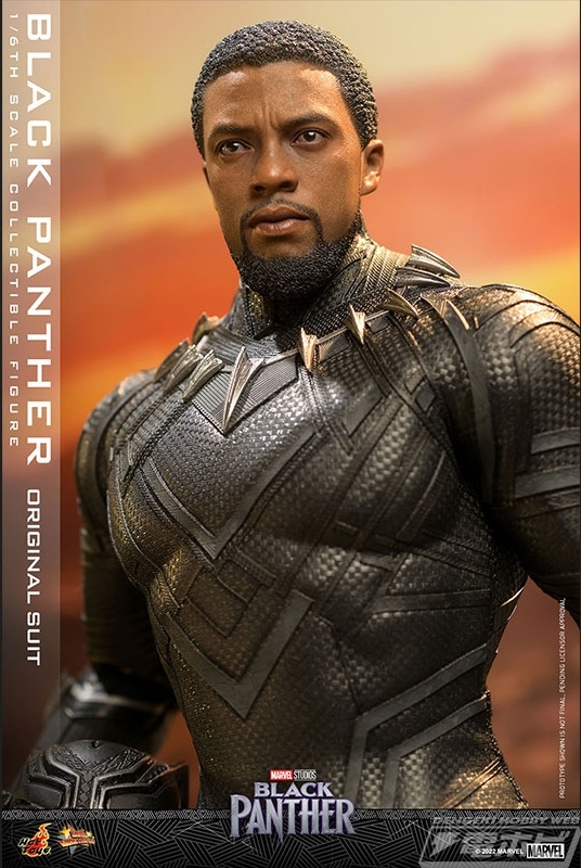 しなやかで筋肉質な肉体を再現！オリジナル・スーツを着たチャド