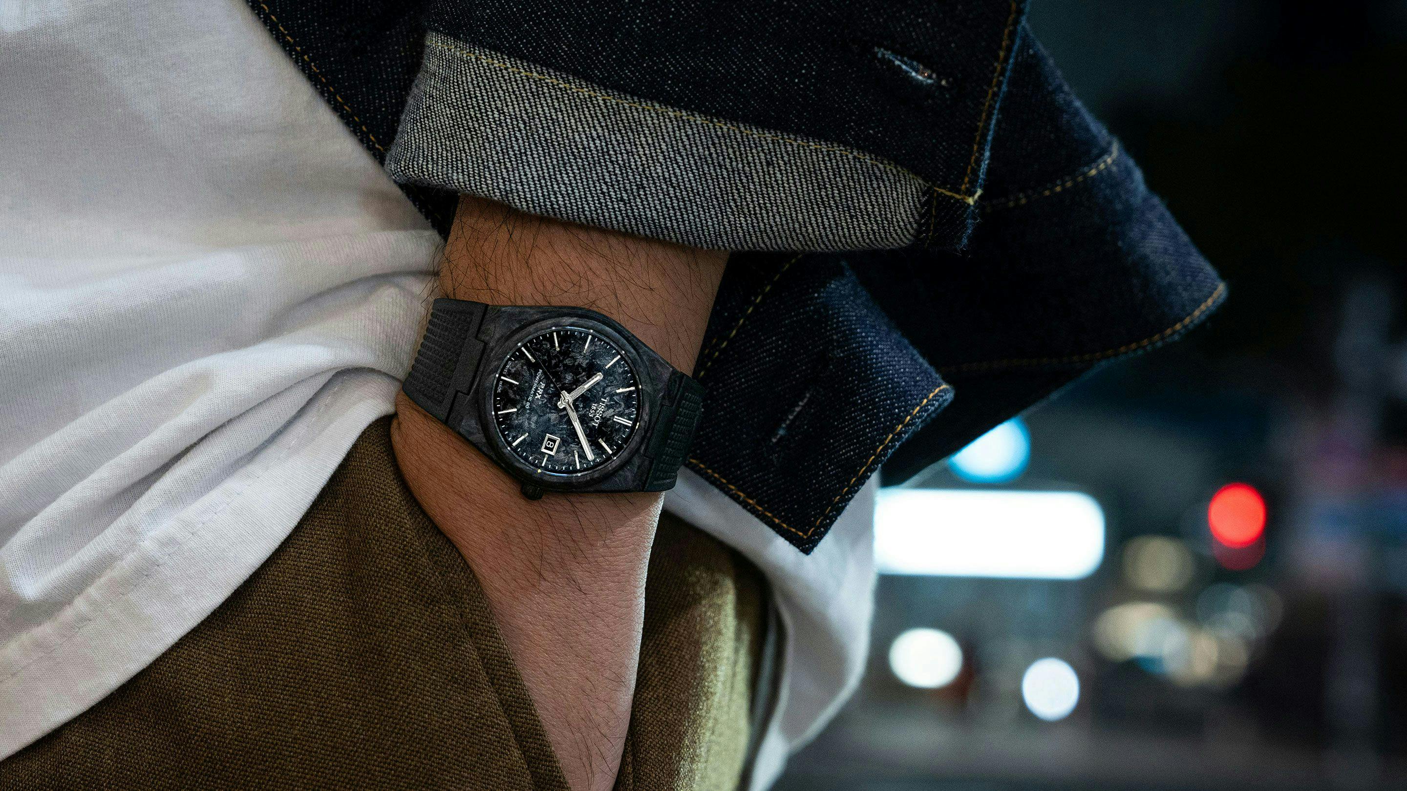 ティソ PRX オートマティック 80 フォージドカーボンを実機レビュー