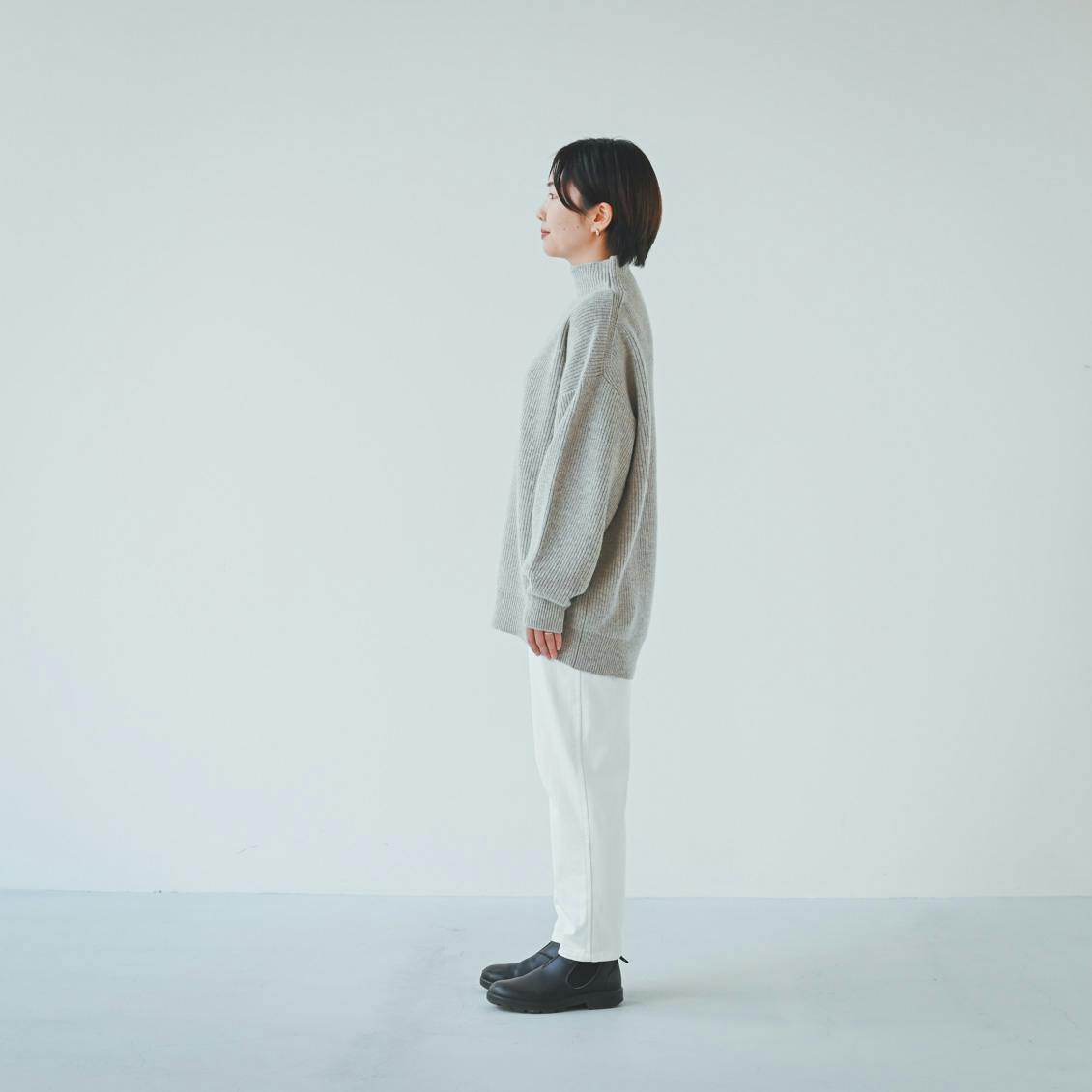 着用レビュー】あったかウールのミドル丈ニットをスタッフ4名が着てみ