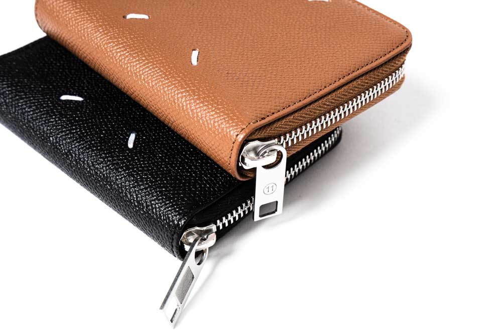 メソンマルジェラのラウンドジップ ウォレット | HUES 福岡セレクト