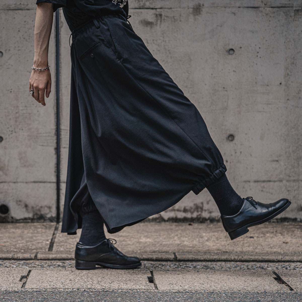 YOHJI YAMAMOTO 21-22AW カラスパンツ | HUES 福岡セレクトショップ