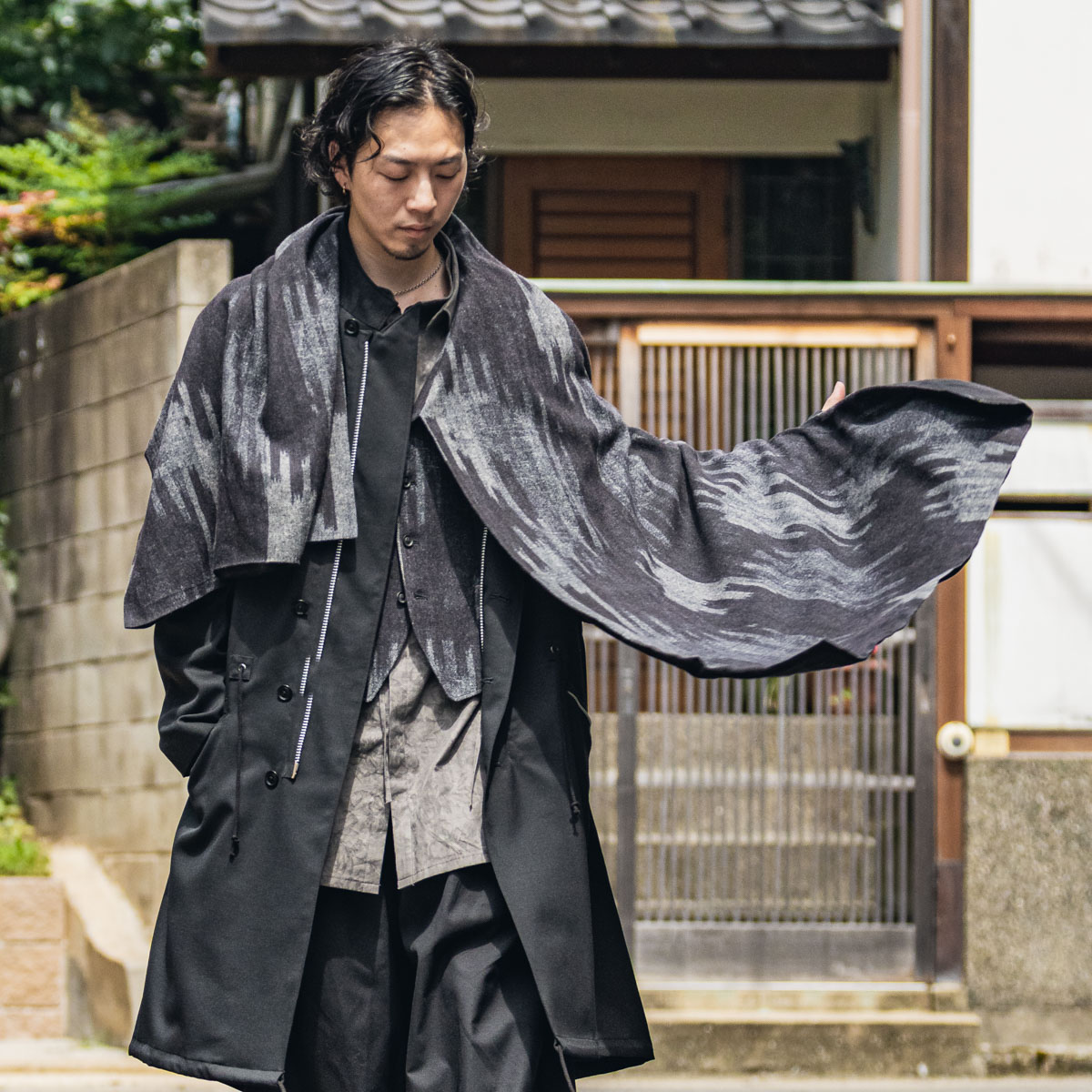 YOHJI YAMAMOTO プリントストールベスト | HUES 福岡セレクトショップ