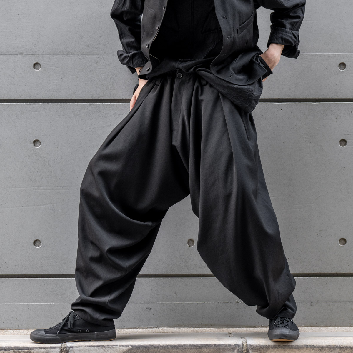 YOHJI YAMAMOTO 内ドレープパンツ | HUES 福岡セレクトショップ