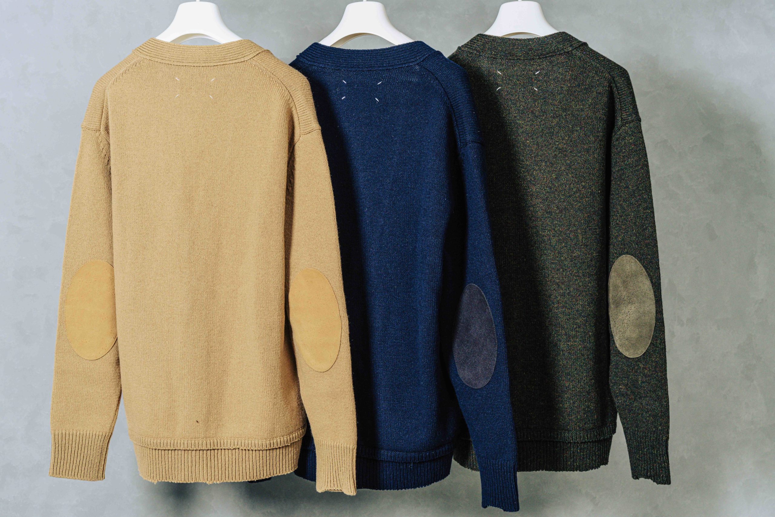 メゾンマルジェラのエルボーパッチカーディガン | HUES 福岡セレクト