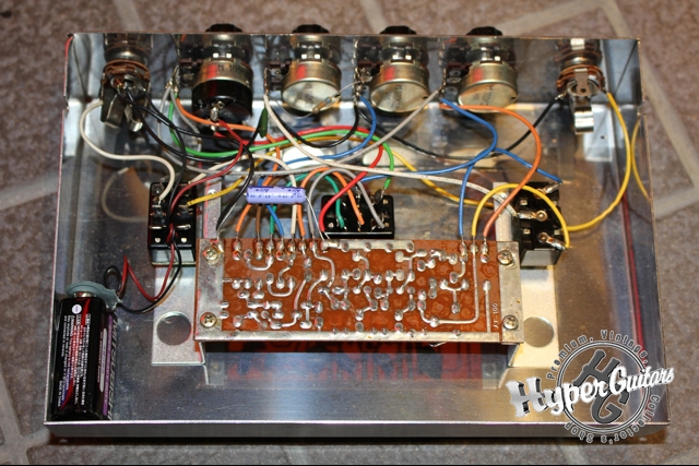 Roland 70's BeeBaa AF-100 - シルバー - ハイパーギターズ Hyper