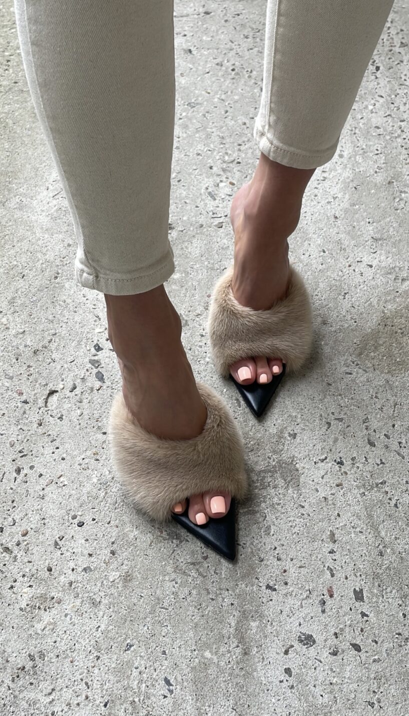 靴 Melt the Lady pointed toe fur mule 39 靴 Melt the Lady pointed