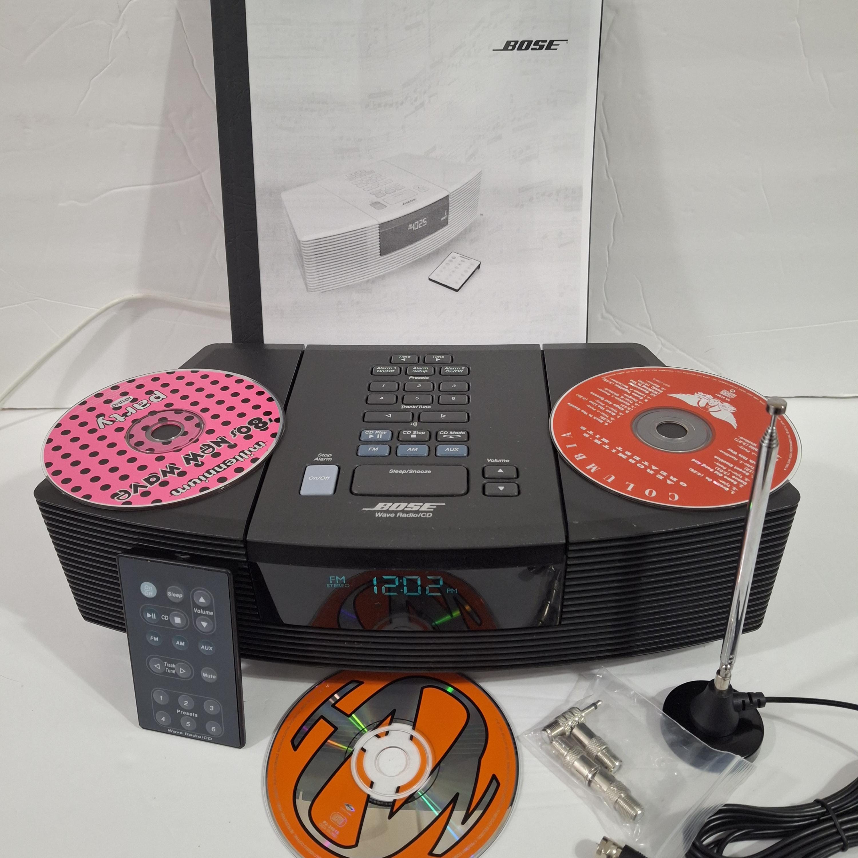 Classic Bose Wave Radio Cd With Remote FM / AM, AUX, Fantastic