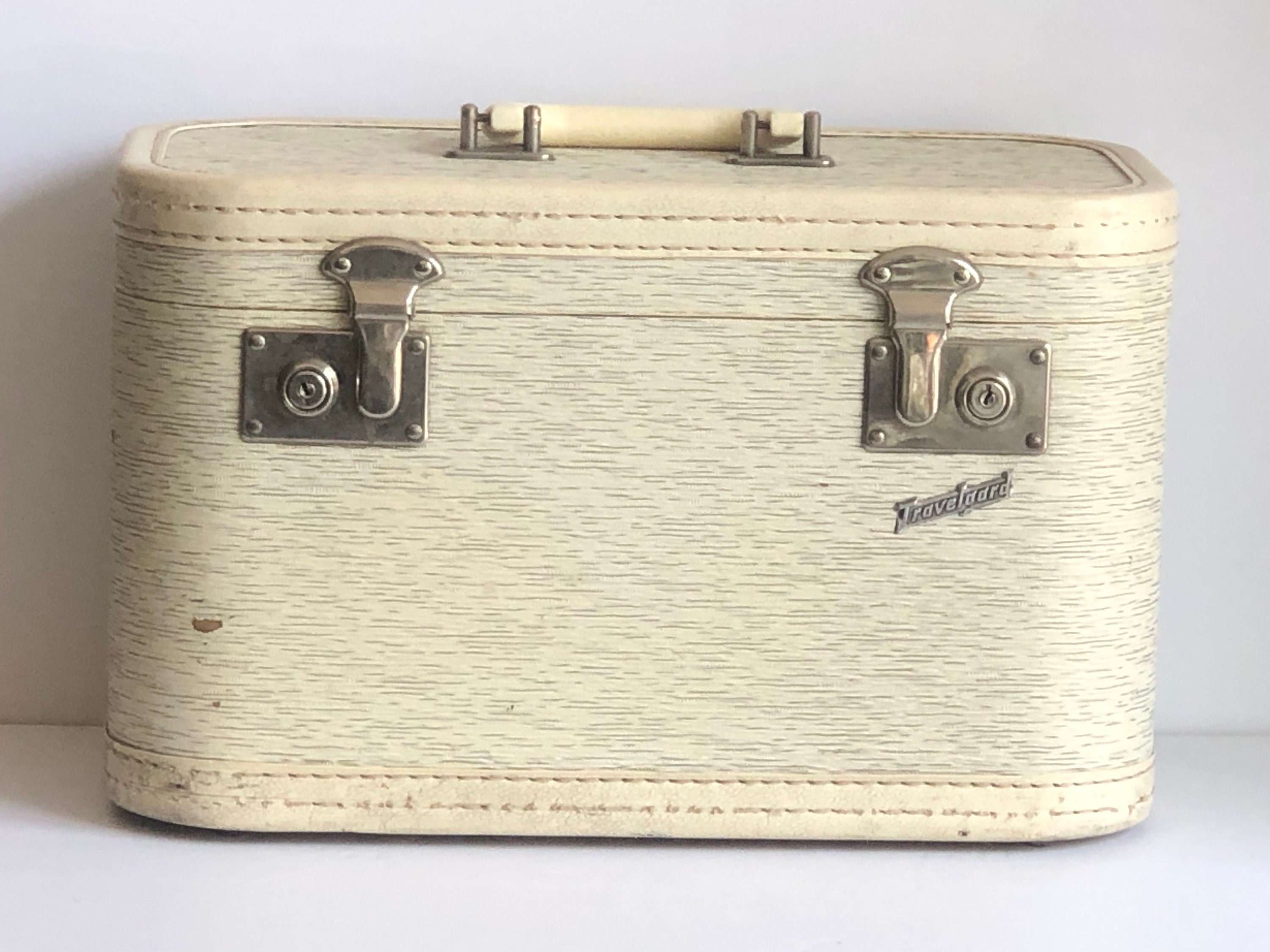 Vintage , Travelgard Retro Luggage , Ivory and Gray Makeup Case