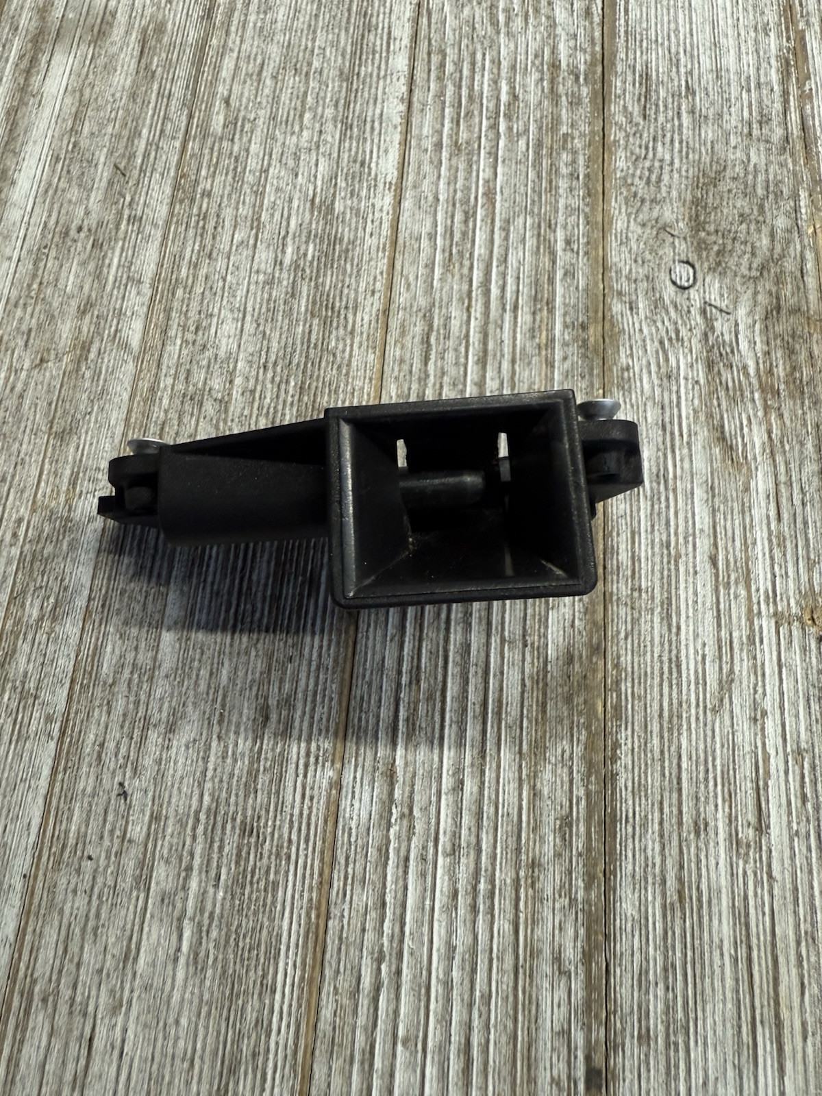 THULE ATLANTIS & SONIC OEM ROOF BOX BOTTOM REPLACEMENT LATCH PIN