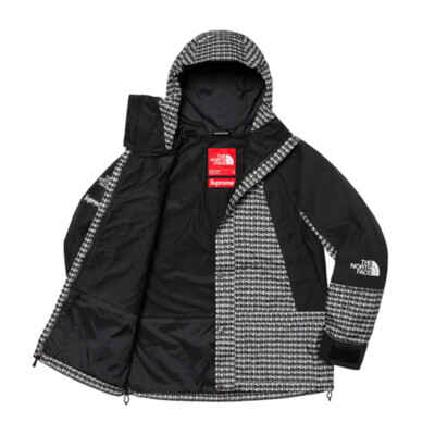 ⚡️ SS21 Supreme x The North Face Studded Mountain Light Jacket