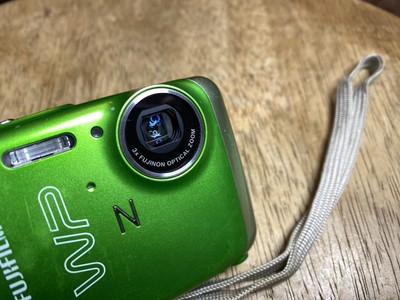 FUJIFILM Digital Camera Finepix Z33WP 10.0MP WP CCD Y2k Tested