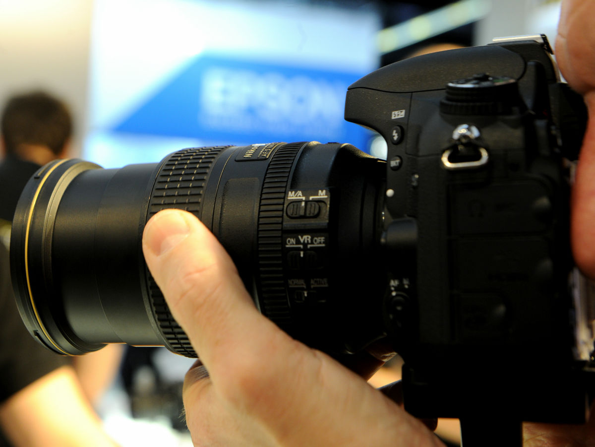 2400万画素のフルサイズセンサー搭載で19万円台、ニコン「D600」実機