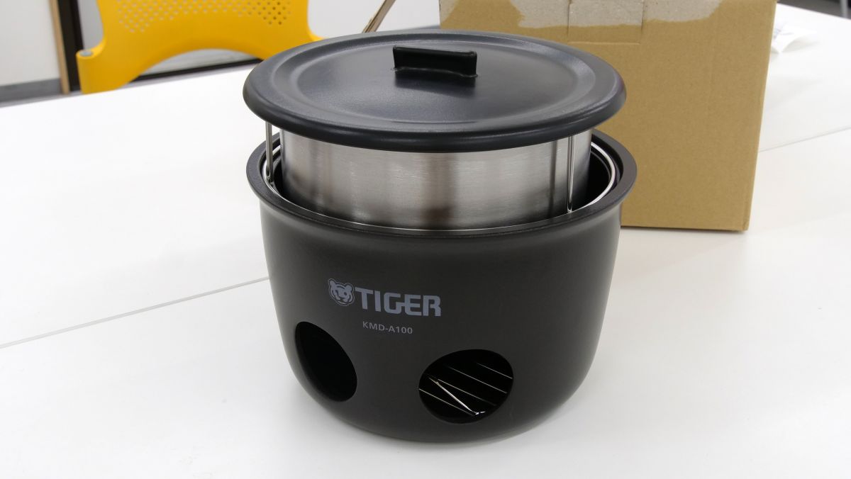 新聞紙を燃やして炊飯できる「魔法のかまどごはん」を使ってみたよ