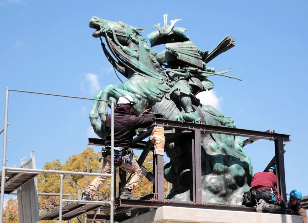 きれいになった「楠公さん」帰還 神戸・湊川公園に再設置 | M's KOBE