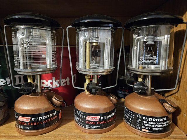 229 03/04 USA - The Coleman Collectors Forum