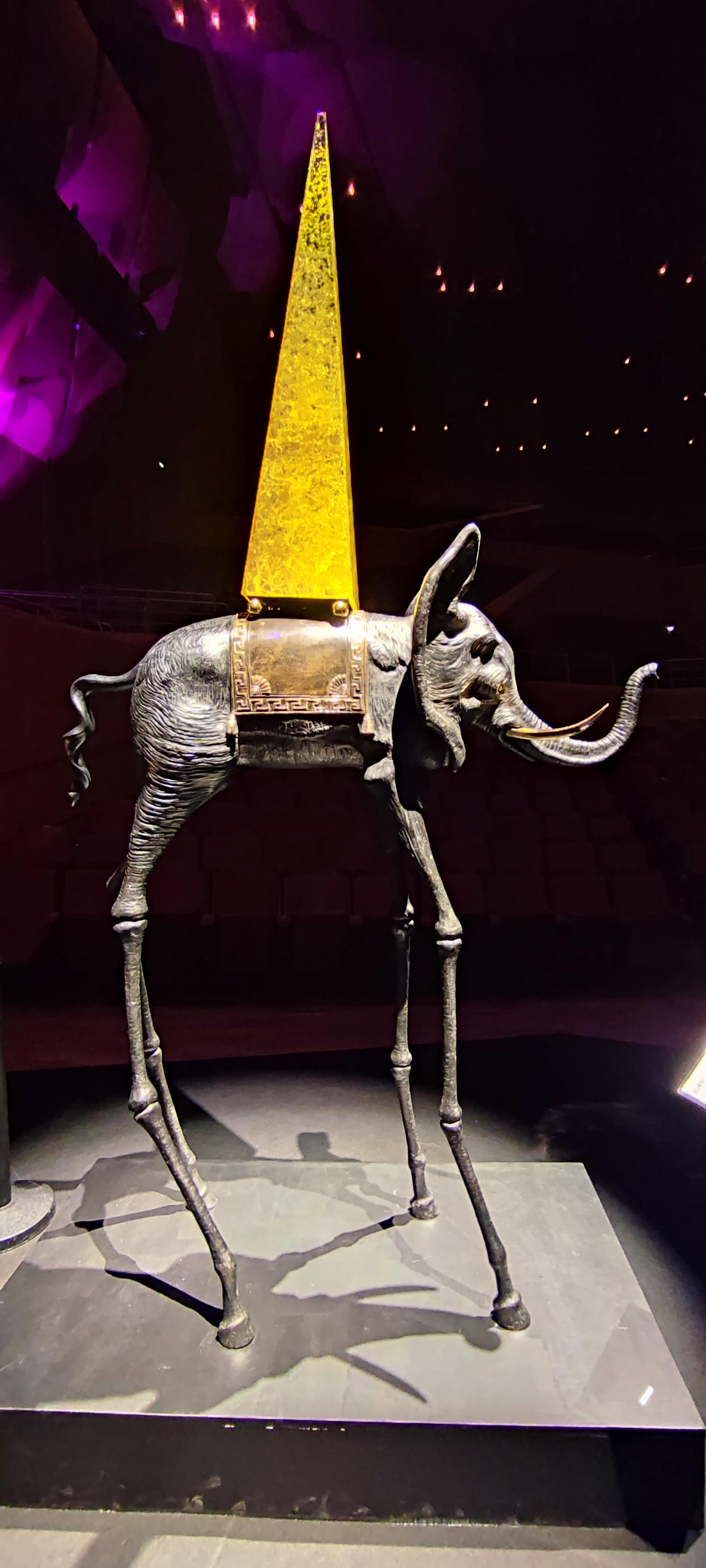 サルバドール・ダリがゾウのモデルになったかもしれないね : r/OnePiece