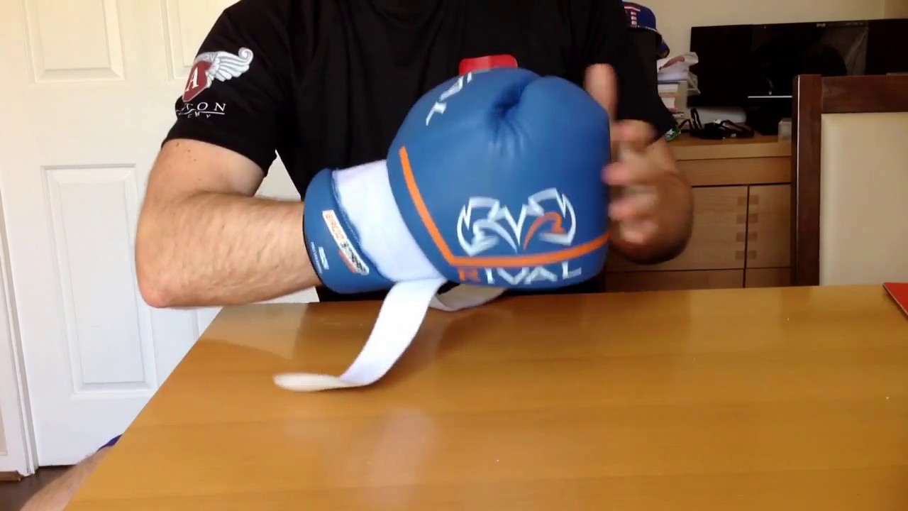 Rival RS2V 16oz Boxing Gloves Review - YouTube