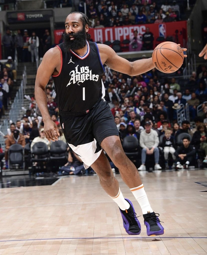 ジェームズ・ハーデンがアディダス ハーデン Vol.8 “アフターアワーズ