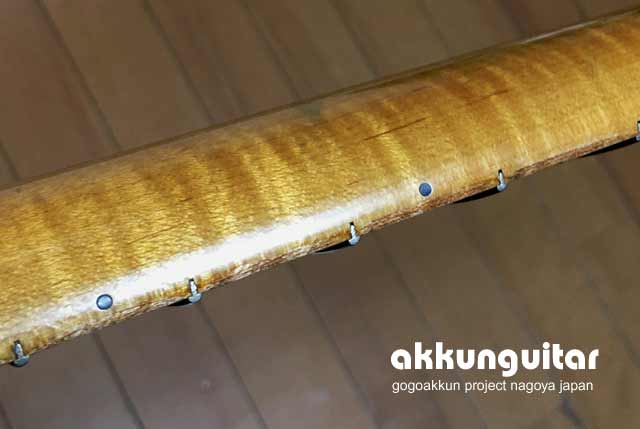 ギターのネック、トラ目はダメ！？ ～ストラトのメイプル | 人生を