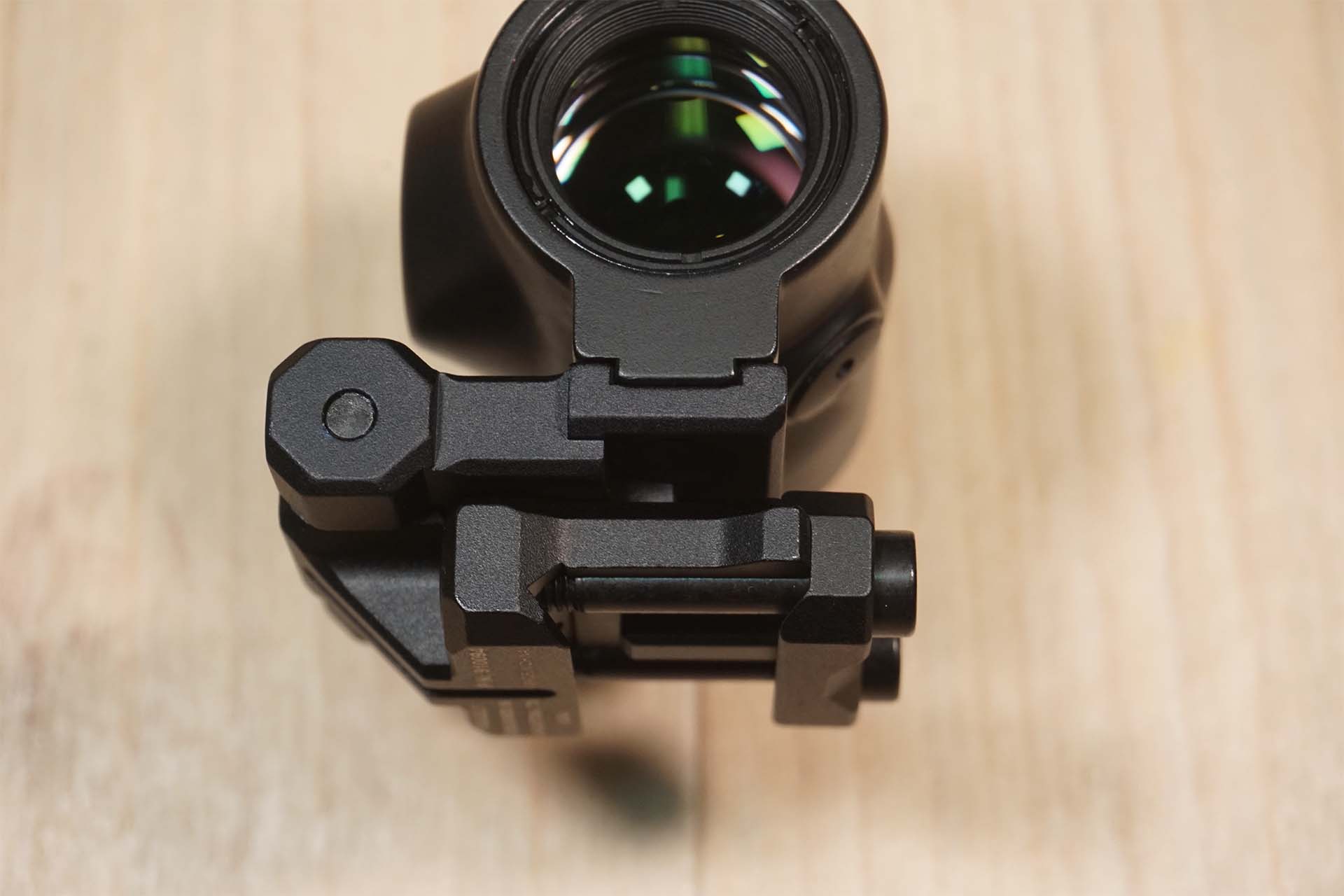 Primary Arms SLx 3X マイクロマグニファイアと同社製フリップマウント