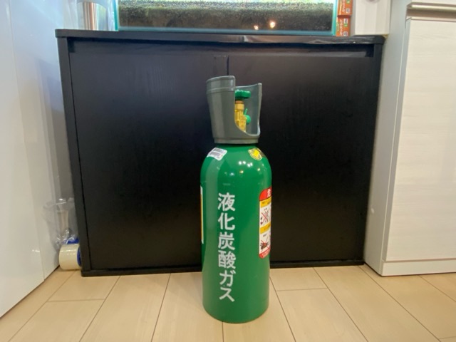 水草水槽に小型ボンベからミドボンに変更。コストパフォーマンス抜群
