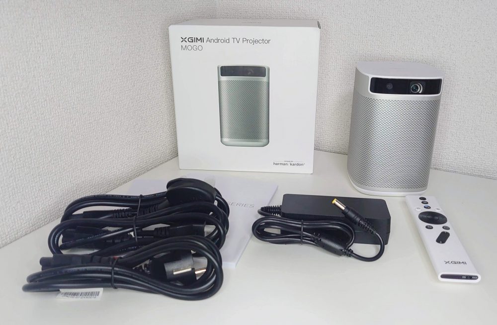 Android TV搭載の近未来的極小プロジェクタが最高すぎたのでレビュー