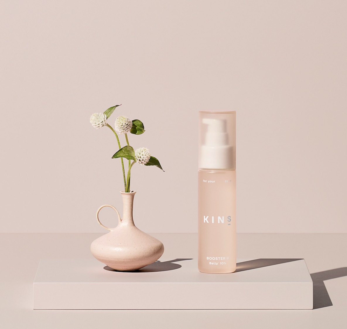 KINSが「キンズ ローション」を新発売、2種のブースター美容液もパワー