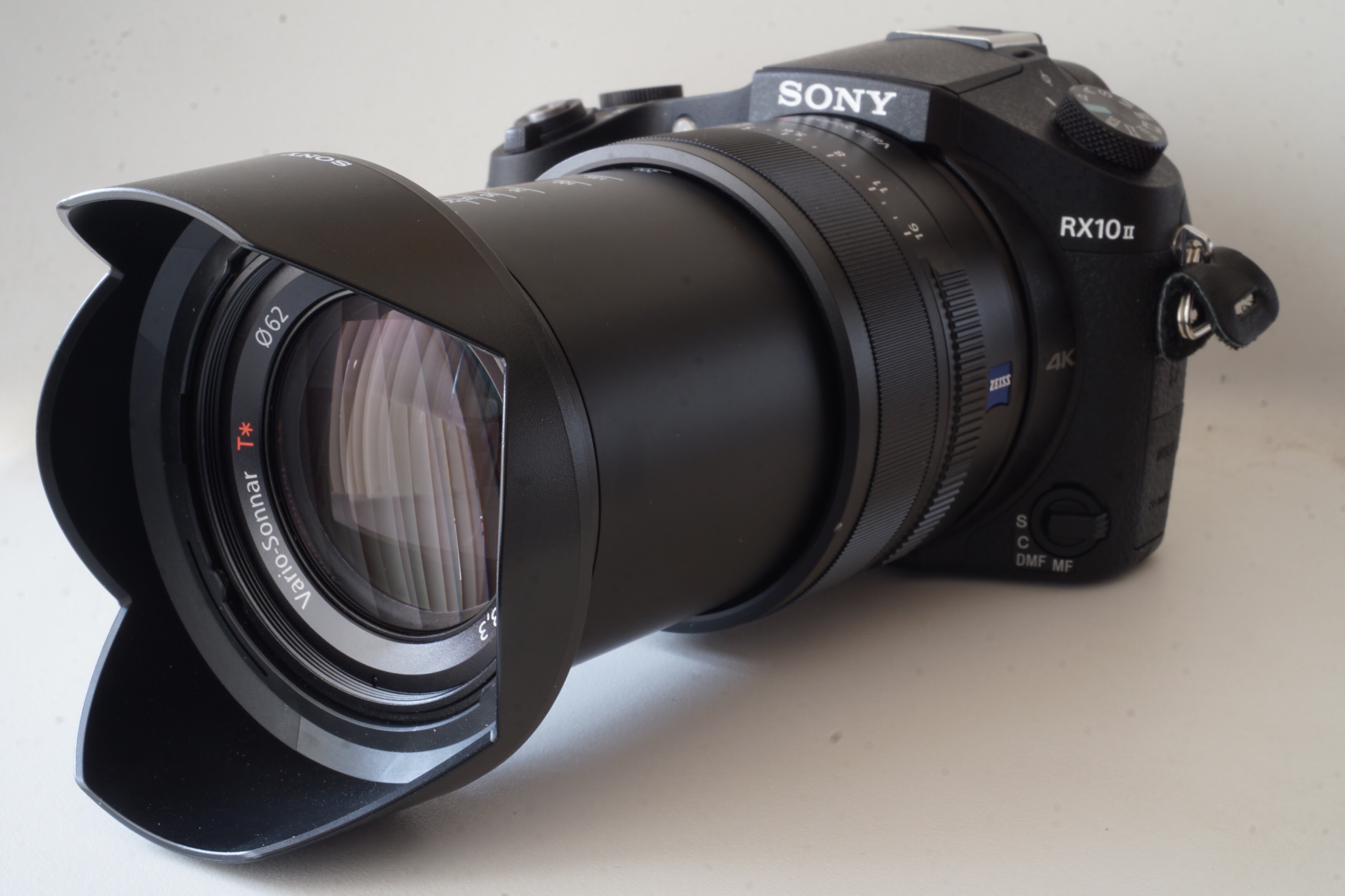 レビュー】SONY 「RX10M2」レンズ一体型のハイエンドコンデジでは最強