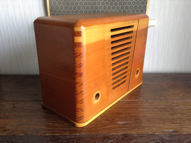 なかなか素敵なラジオ用木製キャビネットを入手した | 超入門：真空管