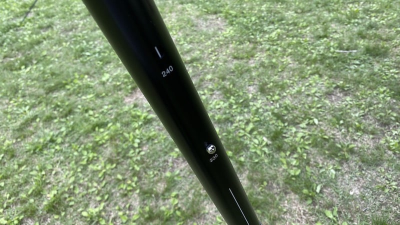 The Arthの伸縮式ポール「棒にょい」は1本でタープから跳ね上げまでOK！