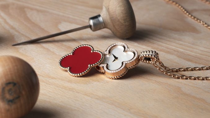 Van Cleef & Arpels Alhambra - Watch I Love