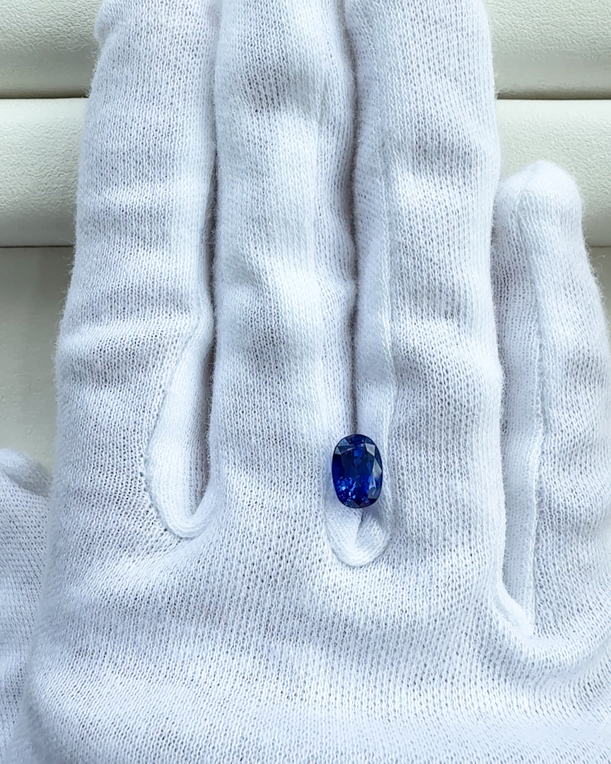 気品あふれるスリランカ産コーンフラワーブルーサファイア | アトリエ