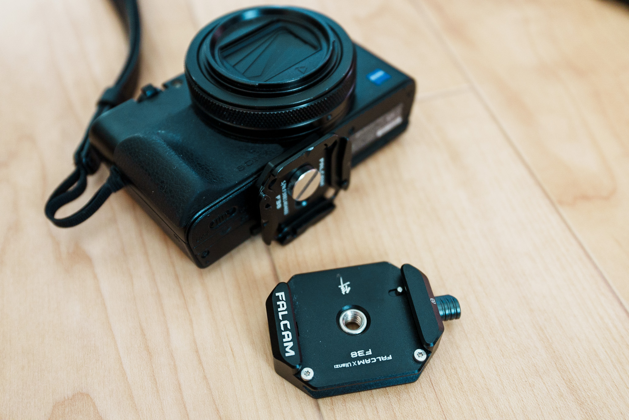 ZV-1F おすすめアクセサリー / SDカードやバッテリー 保護シートなど