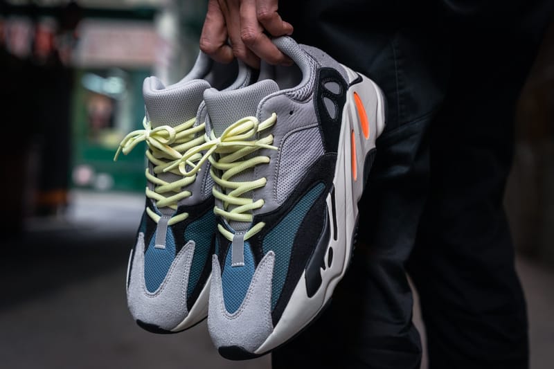 adidas と Kanye による最新作 YEEZY BOOST 700 Wave Runner に