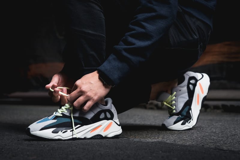 adidas と Kanye による最新作 YEEZY BOOST 700 Wave Runner に