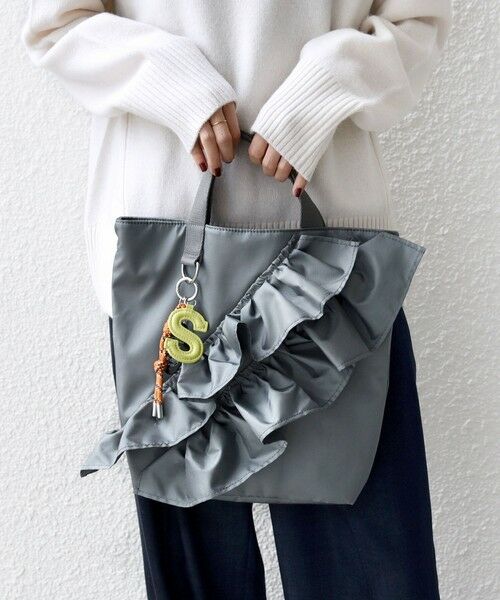 セール】 【WEB限定】チャーム 付き フリル トート （トートバッグ