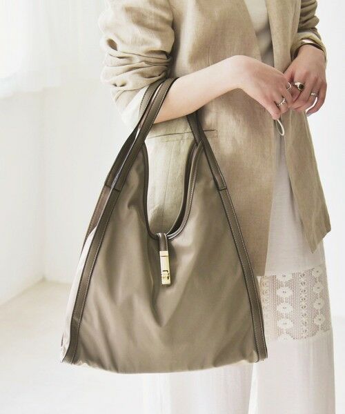 セール】 quaranciel: 金具デザイン Vカット トート バッグ （トート