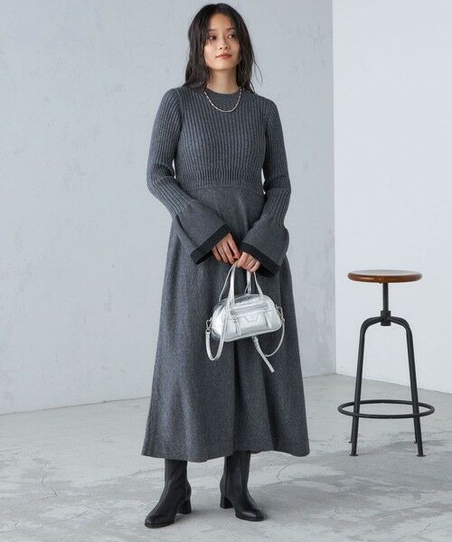 セール】 〈手洗い可能〉フレア 袖 ライン デザイン ニット ワンピース