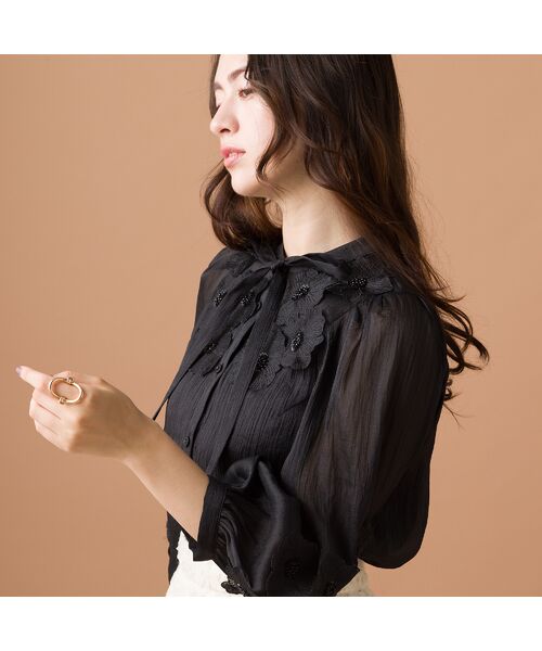 フラワーモチーフ付きシアーブラウス （シャツ・ブラウス）｜Rose