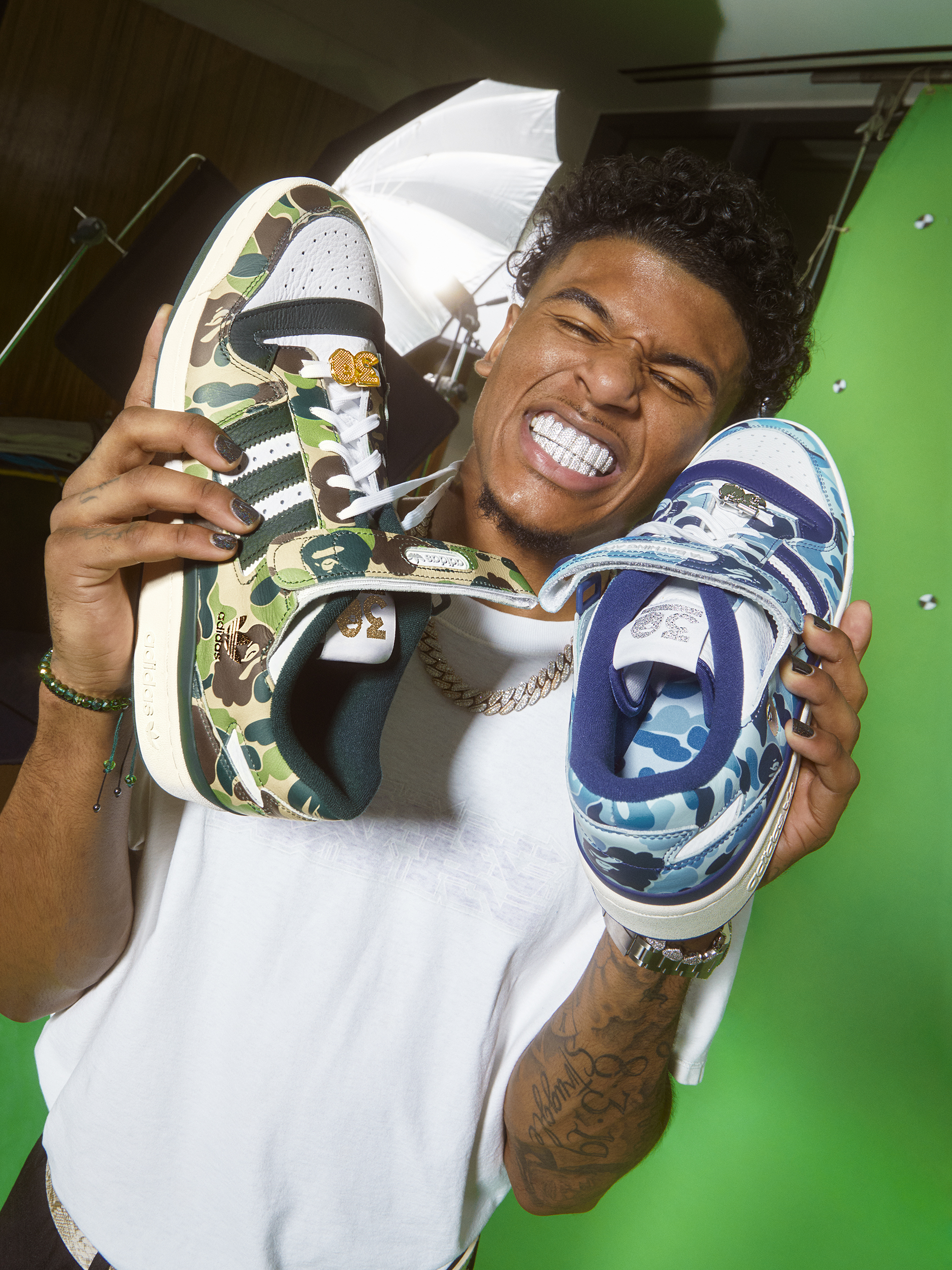 ア ベイシング エイプ」が「アディダス オリジナルス」と30周年を祝す