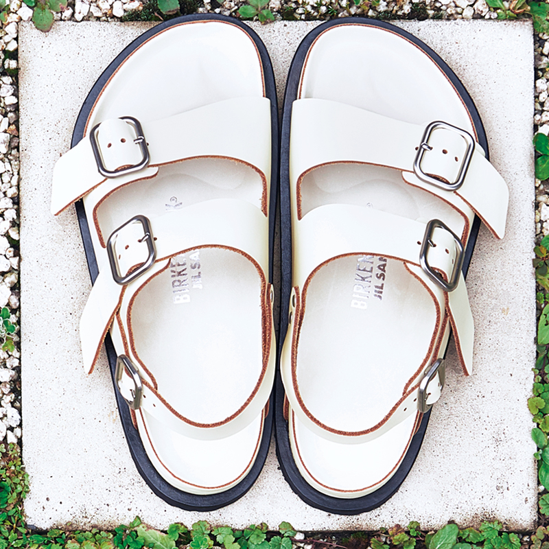 最強コラボ！【ビルケンシュトック×ジルサンダー】のぺたんこ靴4選 | VERY